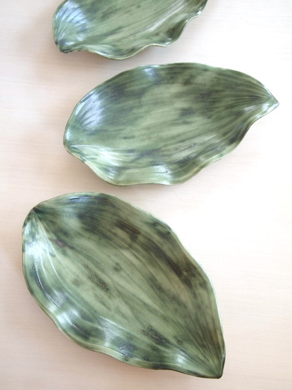 Leaf Dish (Fine Green)【ハランの葉皿】 2枚目の画像