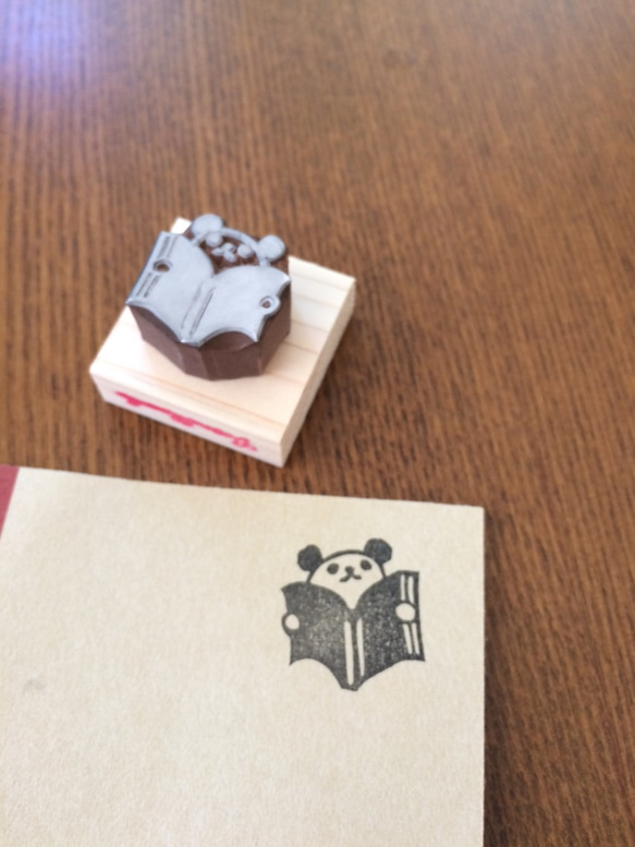 読書パンダはんこ　 eraser stamp 2枚目の画像