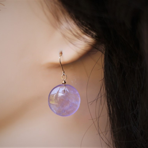 透き通ったピンクアメジストのコインカットピアス ピアス（フック