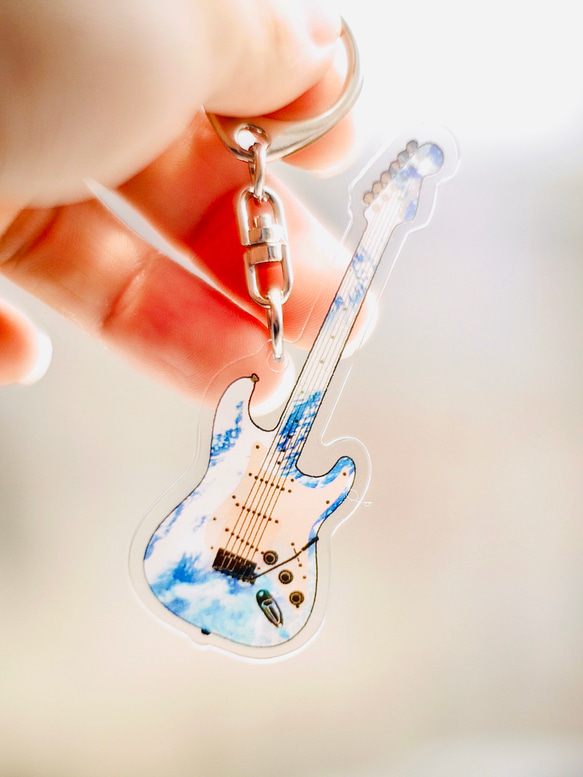 空色エレキギターのアクリルキーホルダー キーホルダー 空色エレキギターのアクリルキーホルダー キーホルダー