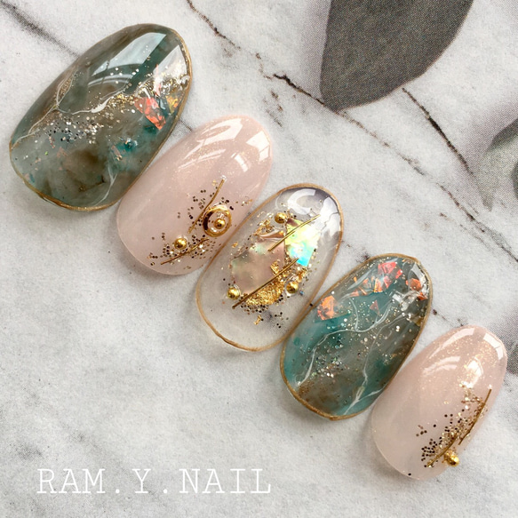 キラキラ上品深海ネイルNo15 ネイルチップ（つけ爪） yui.t 通販