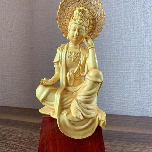 仏像 木彫 観音菩薩像 黄楊、花梨 （観音 菩薩 立像の通販｜au