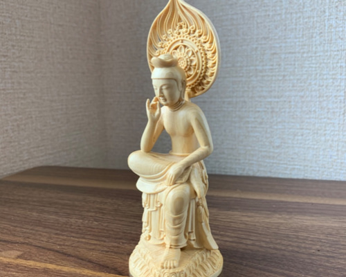 木彫り　弥勒菩薩 Amazon.co.jp: 極小仏 弥勒菩薩 （木製：ツゲ）＿木彫り 仏像