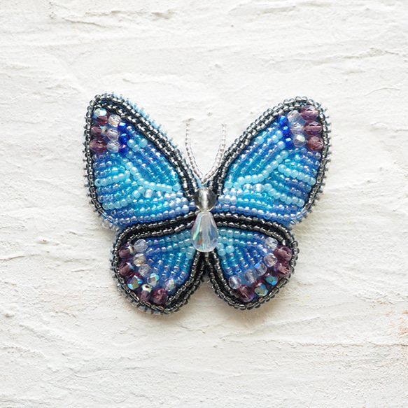モルフォ蝶のブローチ　ビーズ刺繍 2枚目の画像