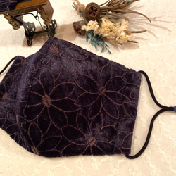 《秋冬マスク》　送料無料　ベロア花柄刺繍 純銀イオン抗菌生地　フィルターポケット付き 2枚目の画像