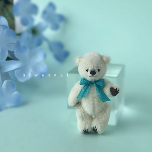 品質は非常に良い ミニチュアテディベア】シロクマ【水色リボン】 ぬいぐるみ ぬいぐるみ