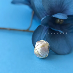 ちいさな加賀ゆびぬき◇絹糸とウッドフープのネックレス ＜シャンパンゴールド＞ 5枚目の画像