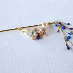 Seaside Snow/絹糸で編んだシェルとラピスラズリのマジェステ 1枚目の画像
