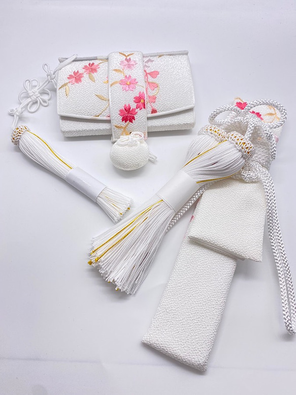 懐剣 筥迫 伊達襟 刺繍半襟 4点セット 懐剣 筥迫 伊達襟 刺繍半襟 4