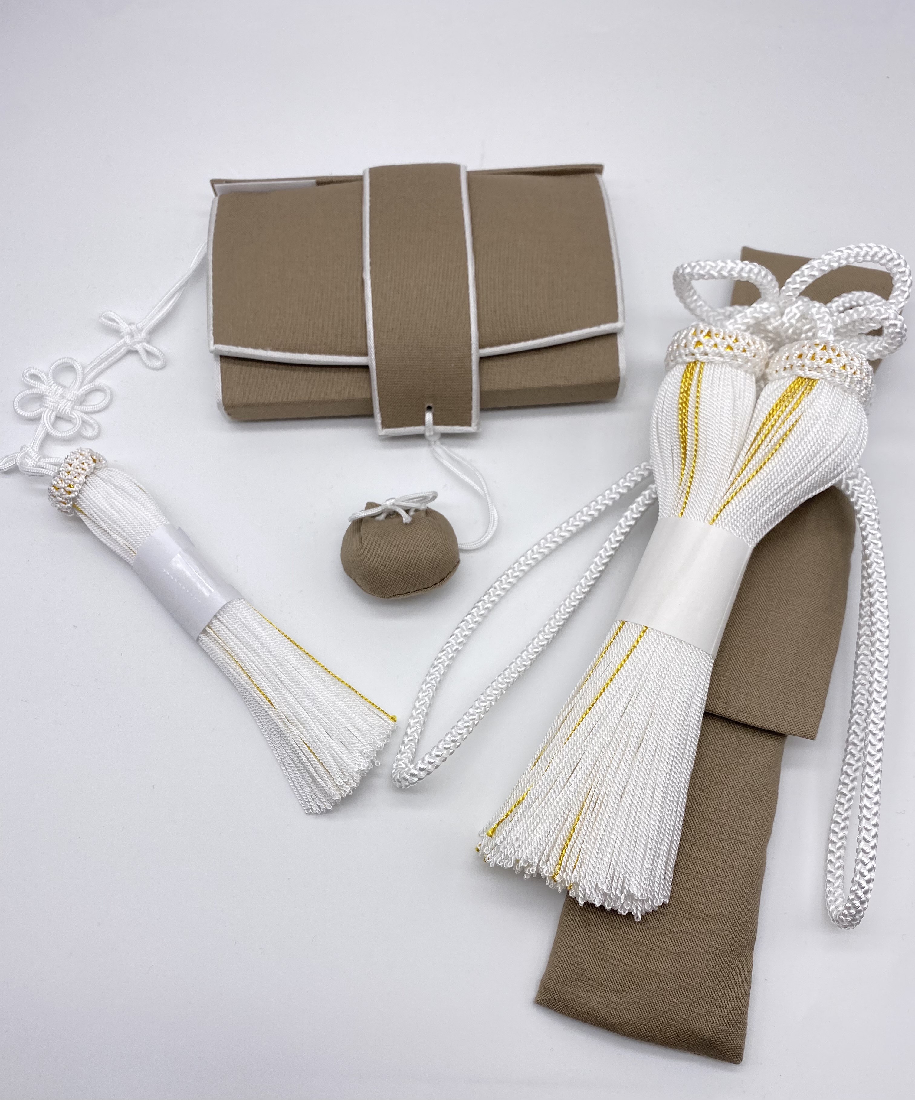 【受注生産】花嫁和装　はこせこ　かいけん【新品　婚礼用/筥迫・懐剣2点セット】カフェオレ色系ブラウンB