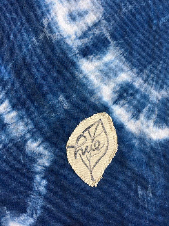 藍染 絞り 手染めTシャツ 5.6oz Mサイズ no.7  オリジナル 海月 ドット ユニセックス カジュアル ギフト 3枚目の画像