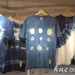 藍染 絞り 手染めTシャツ 5.6oz Mサイズ no.7  オリジナル 海月 ドット ユニセックス カジュアル ギフト 7枚目の画像