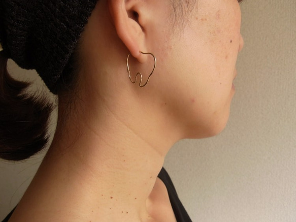 PBP-094　14kgf wire pierced earrings(gold teeth) 3枚目の画像