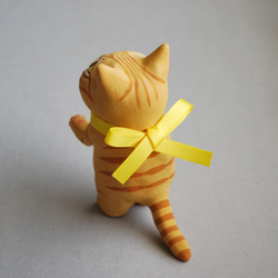 黄色の薔薇を持った猫(茶トラ猫)　【受注制作】ご注文前には必ずメッセージで納期をお確かめください 7枚目の画像