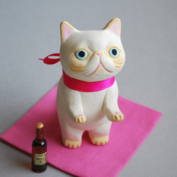 瓶ビールを持った猫(エキゾチックショートヘア・クリームポイント)【受注制作】ご注文前に納期をお確かめください 2枚目の画像