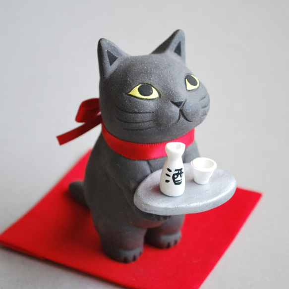 日本酒を持った猫(黒猫)【受注制作】ご注文前には必ずメッセージで納期をお確かめください 1枚目の画像