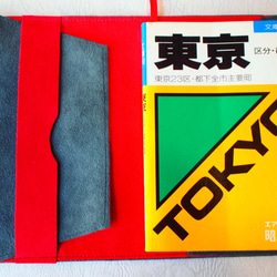 洗濯機で簡単に洗濯でき、付け外しが楽な文庫本のカバー「至福のとき」表地はモスグリーン、裏地は赤色、のカバーです 5枚目の画像