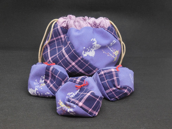 着物地で作るお手玉３つ＆巾着袋のセット【むらさき】 人気・おすすめ｜安定人気・収納便利におすすめ 期間限定割引 配送追跡可 在庫残りわずか