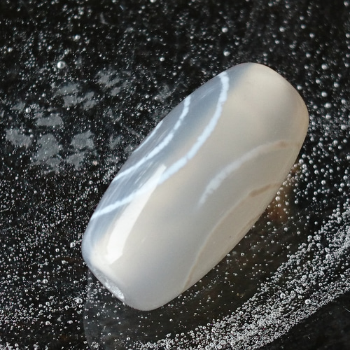 tamago玉髄　銀線白毫天珠　11-96 白玉髄✨白毫天珠 天然石 F* 通販 12741980｜Creema(クリーマ)