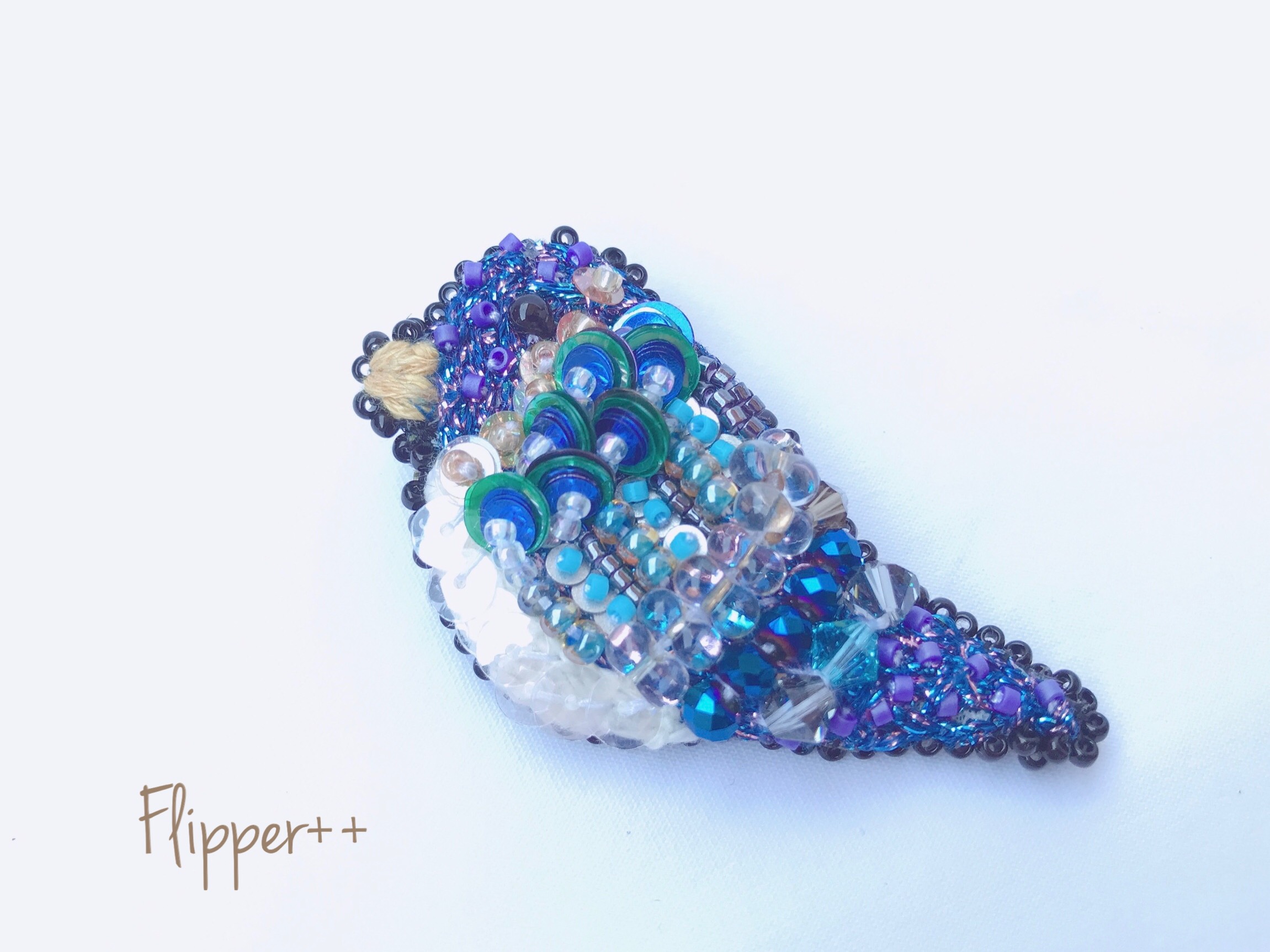 33 ブローチシリーズ青い鳥　ハンドメイド　ピアスorイヤリング 33 ブローチシリーズ青い鳥 ハンドメイド ピアスorイヤリング