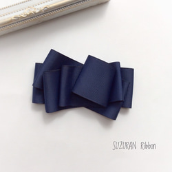 ダブルリボンのバレッタ＊ネイビー×ライトグレー＊パールカボション ダブルリボンのバレッタ＊ネイビー×ライトグレー＊パールカボション