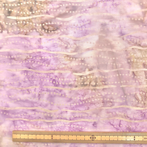 【ラスト1枚】45cmカット　USAコットン　ROBERT KAUFMAN　　バティック生地　ENCHANTED 4枚目の画像