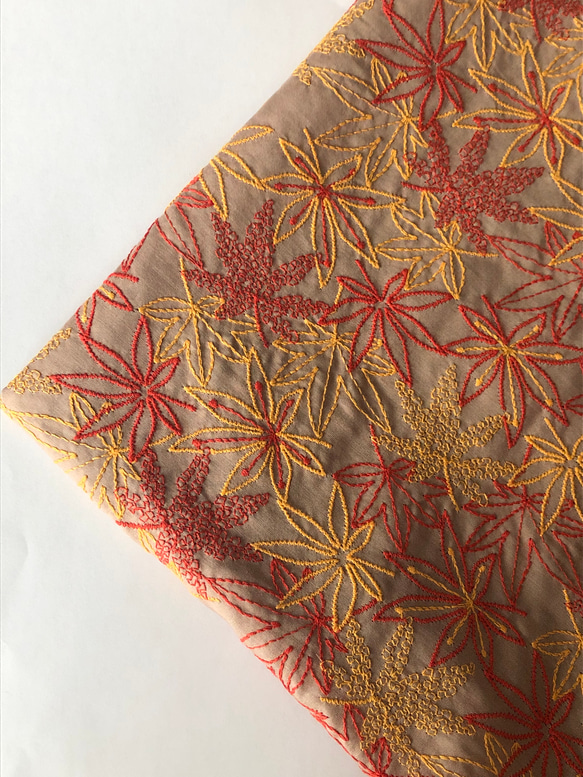 僅か。sale 秋風に舞う紅葉。オリジナルレース 刺繍生地 生地 paruphan