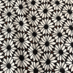 sale 気品ある花柄刺繍　コットンレース　生地 2枚目の画像