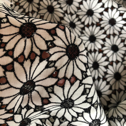 sale 気品ある花柄刺繍　コットンレース　生地 3枚目の画像