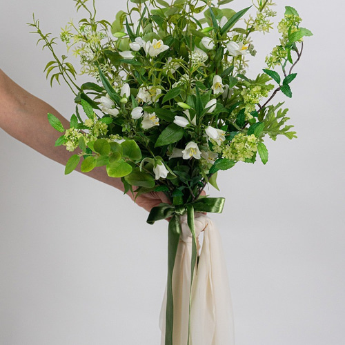 グリーン使いがおしゃれ 瑞々しいナチュラルなブーケ 前撮り フォト