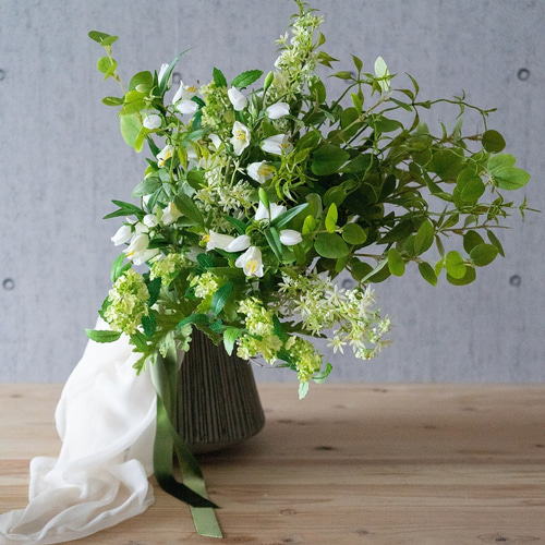 グリーン使いがおしゃれ 瑞々しいナチュラルなブーケ 前撮り フォト