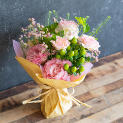 【１ヶ月香りが楽しめる】お香と花束のセット そのまま飾れる 季節のおまかせ花束ピンク系 季節のお香 セット H28cm 7枚目の画像