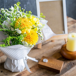 【香りと花束】 そのまま飾れる”黄色の花束” Mサイズ 　古くから伝わるお香で邪気払い　檸檬（レモン）のお香つき 4枚目の画像