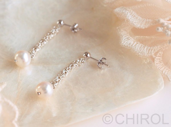 淡水パール(ホワイト)∞チェーン∞ 揺れる ロング ピアス/ SV925