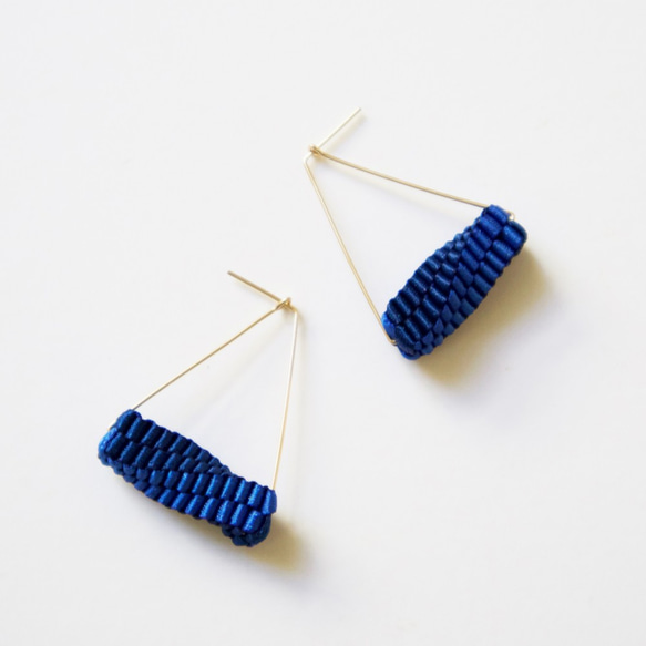 Triangle/  Pierced Earrings　Blue  ピアス 1枚目の画像