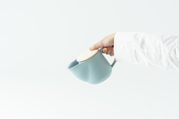 PELICAN TEA POT／BLUE（蓋は白）ペリカン急須の新しい形 10枚目の画像