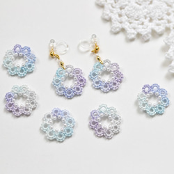 聖誕節*珍珠花 和花卉樹脂耳環 蓝色 花边 第2張的照片
