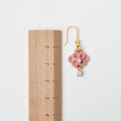 聖誕節*花卉和 珍珠 樹脂耳環 淡 粉红色 鲑鱼红 花边 第4張的照片