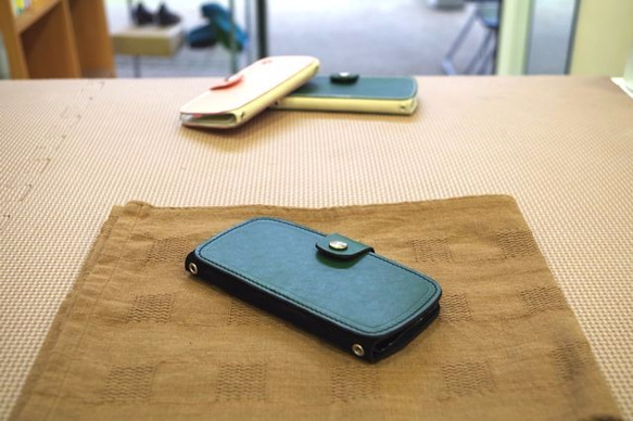 智能手機的皮套表Nume牛皮革磨砂皮規格訂單生產 第1張的照片