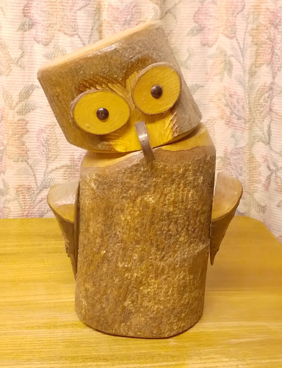 フクロウの剥製 木製台座付き フクロウ・ミミズク | ワシ・タカ・フクロウ | 剥製の製作・直売