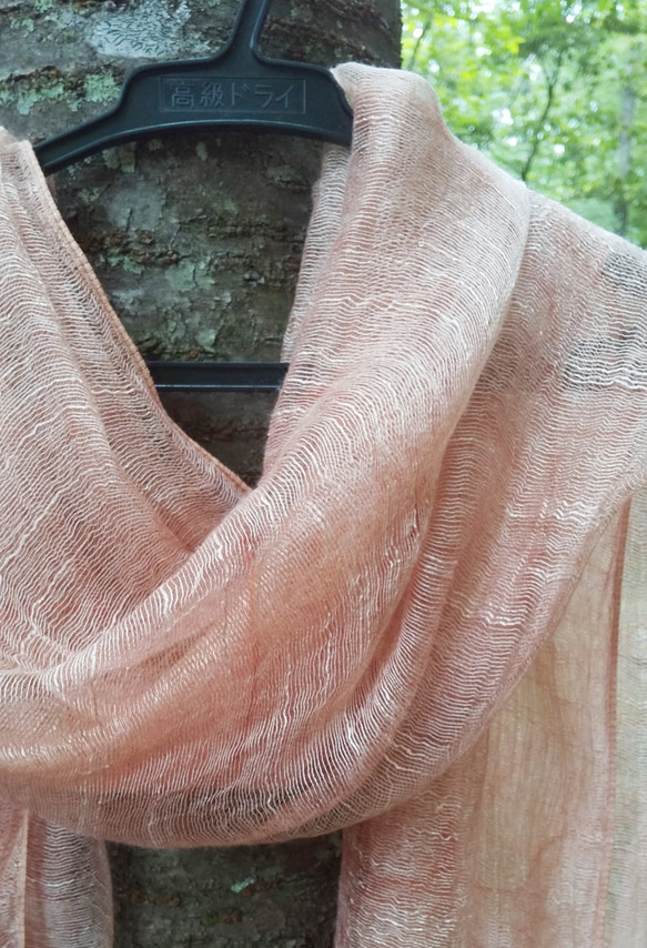 草木染め　インドシルクコットン二重織りストール　ソヨゴ染め（薄いレンガ色） 2枚目の画像