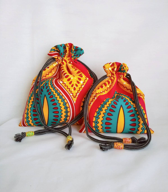 アフリカ布　ガーナの布　鮮やか　巾着袋　セット 1枚目の画像