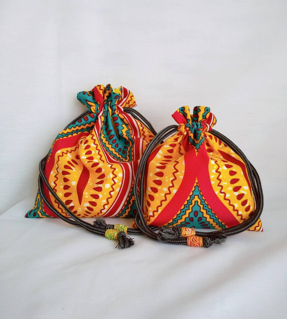 アフリカ布　ガーナの布　鮮やか　巾着袋　セット 2枚目の画像