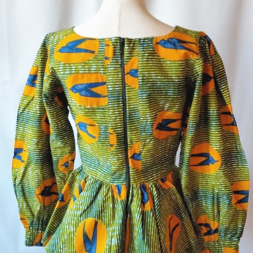 半額在庫セール☆アフリカ布 ツバメのふんわり袖のチュニック ブラウス