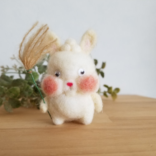 マカロン様　うさぎさん　羊毛フェルト額縁入り 2045d1f506614286212d955b5845dd