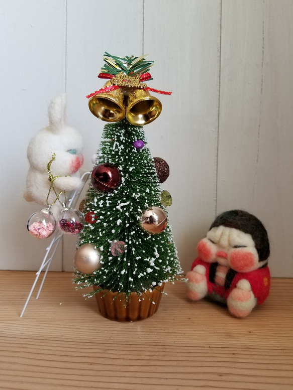 《あずき様オーダー》うさぎさんのクリスマスツリー飾り、ムム娘ちゃん、ブサネコさんのしめ縄 1枚目の画像