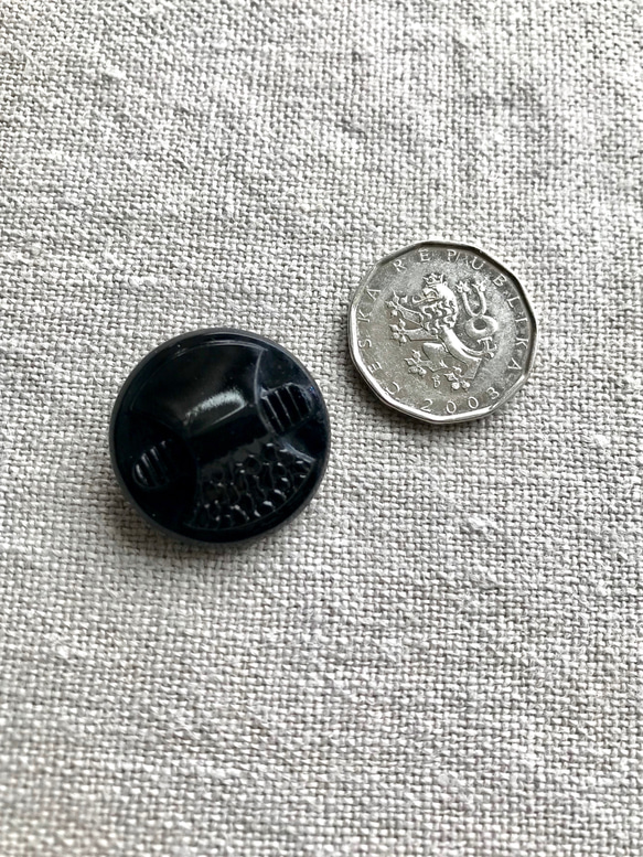 チェコ　ヴィンテージ　ガラスボタン　ブラック　22mm 1個 [B20-22] 3枚目の画像