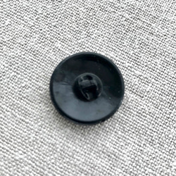 チェコ　ヴィンテージ　ガラスボタン　ブラック　22mm 1個 [B20-30] 2枚目の画像