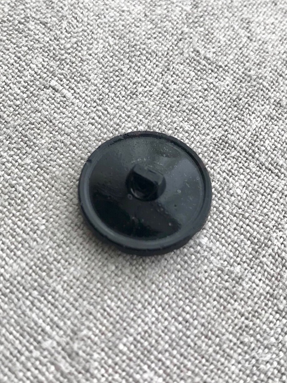 チェコ　ヴィンテージ　ガラスボタン　ブラック　22mm 1個 [B20-39] 2枚目の画像