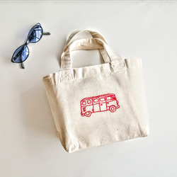 【刺繍】ミニトートバッグ　赤いバス　帆布　生成り　コットン　手提げ　ランチバッグ　男の子 6枚目の画像